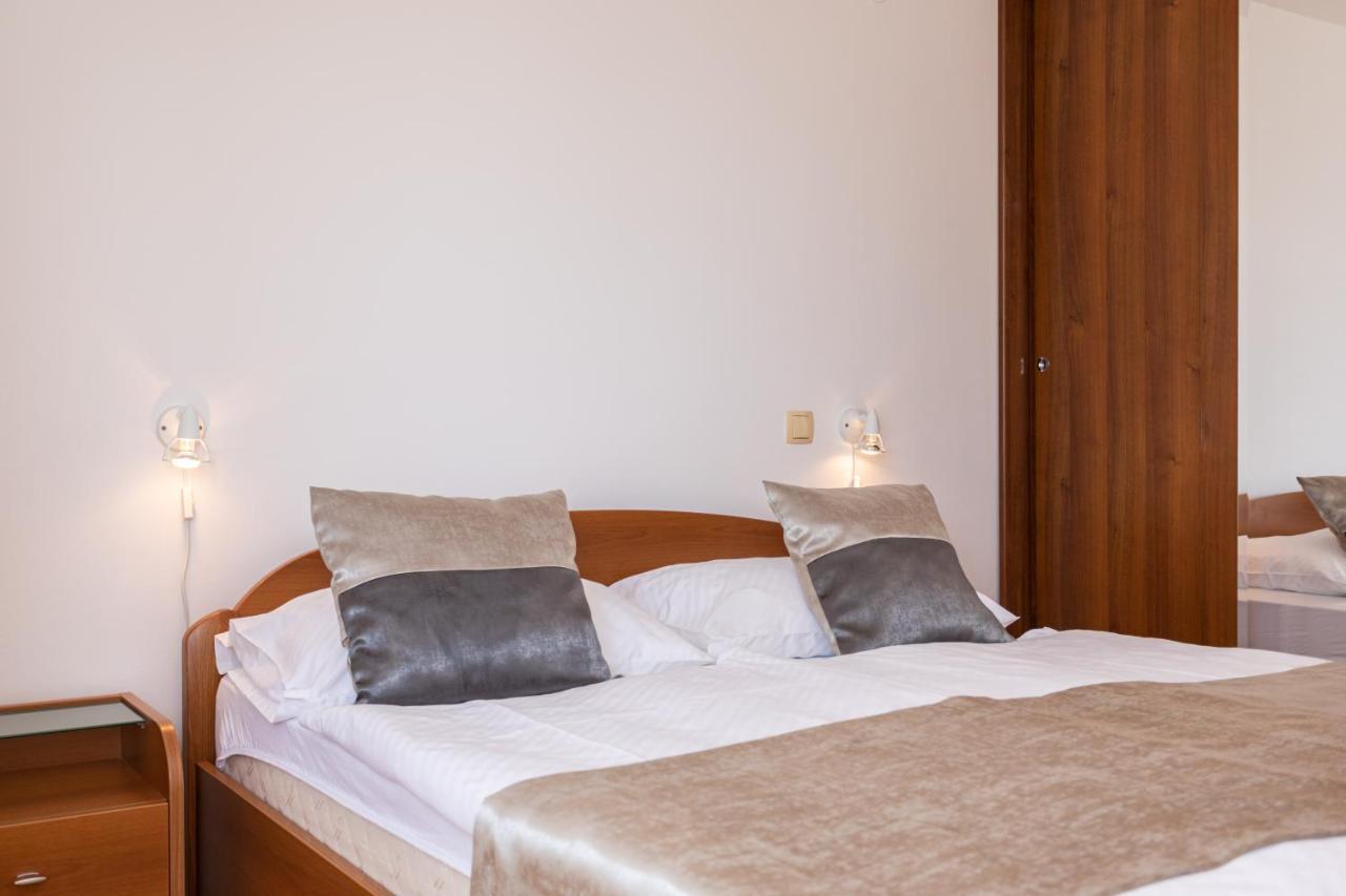 Crnekovic I Zarok Apartment *