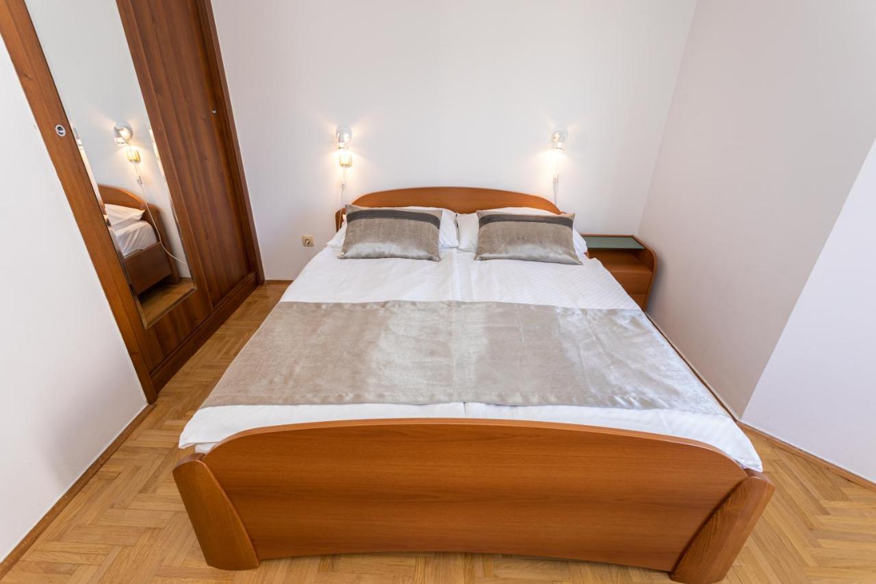 Apartment Crnekovic I Zarok Baska (Krk)