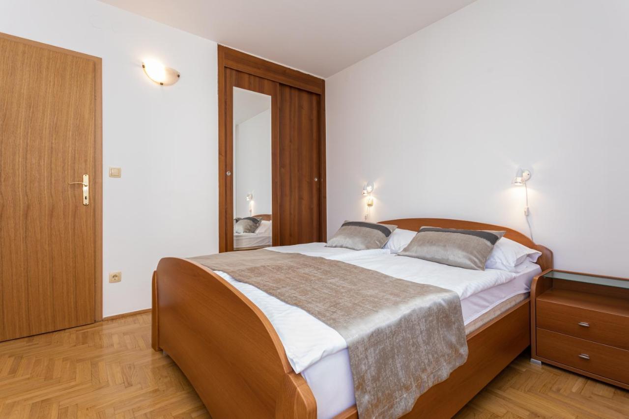 Crnekovic I Zarok Apartment *