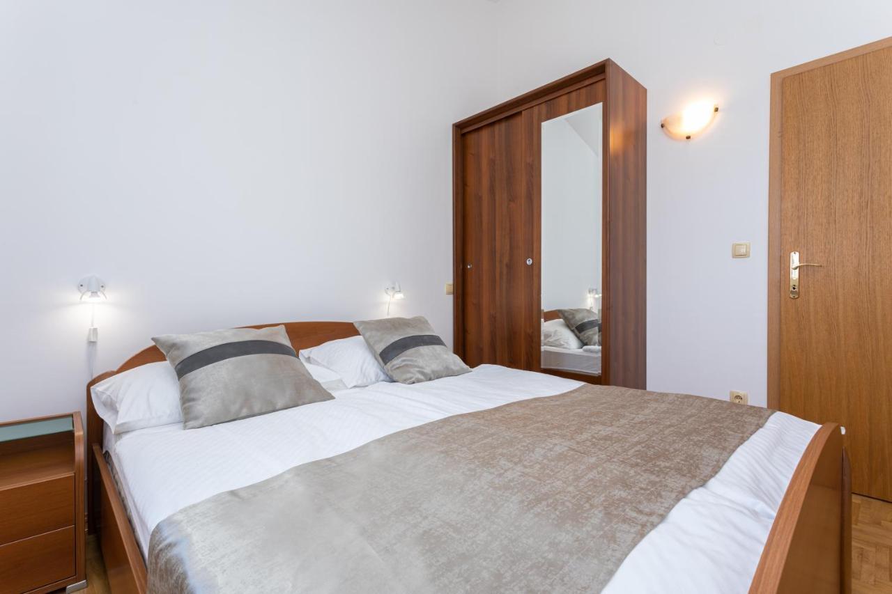 Apartment Crnekovic I Zarok Baska (Krk)